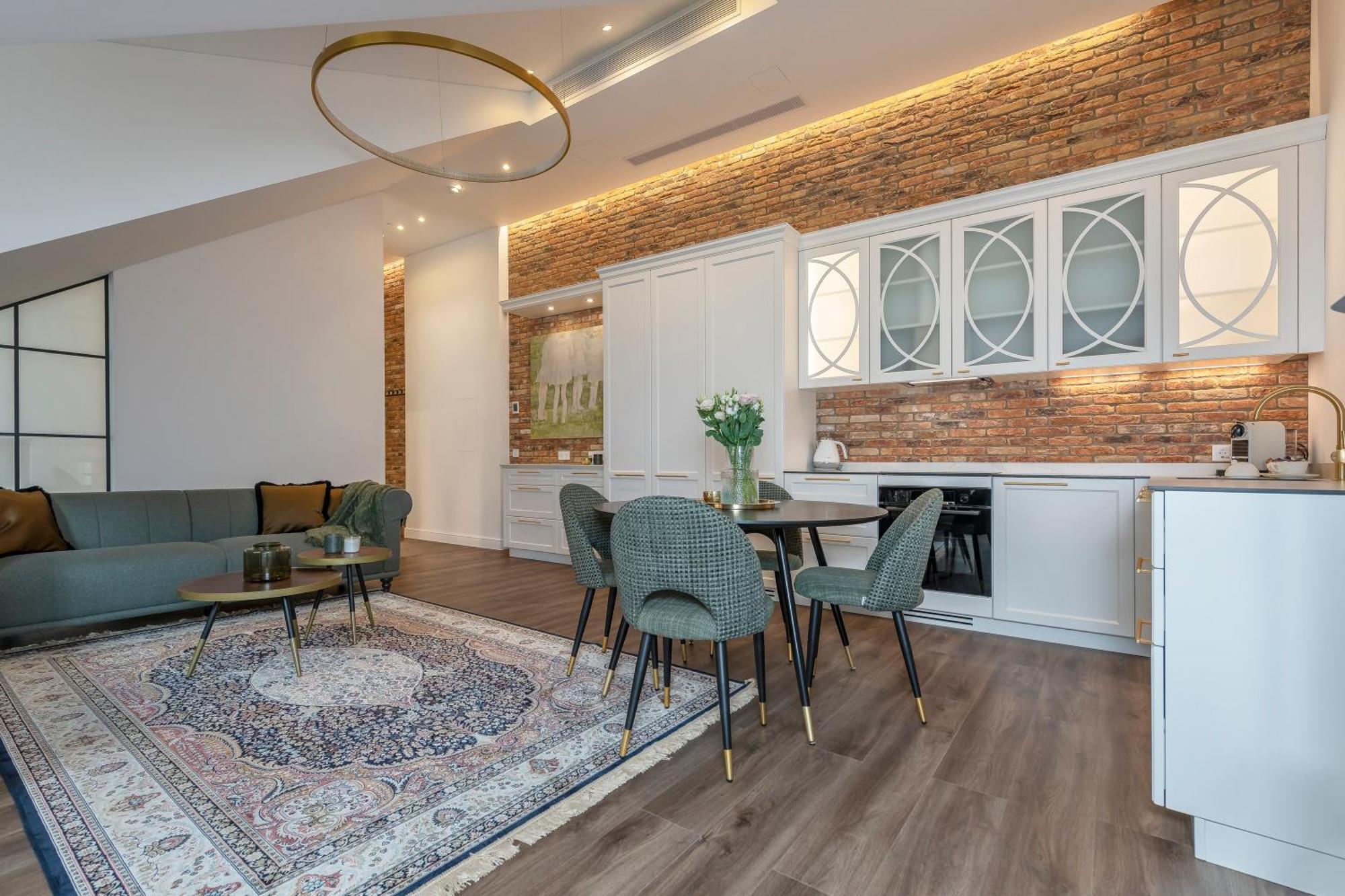 Artsy Exclusive Old Town Residence Gallery Walk Vilna Habitación foto
